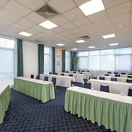 Wyndham Garden Duesseldorf 4*